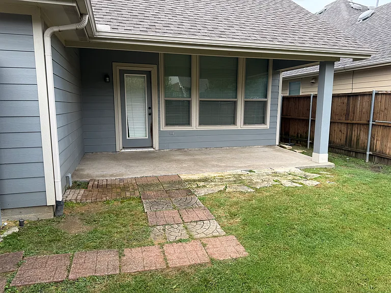 2701 Westpoint Dr — Photo 22