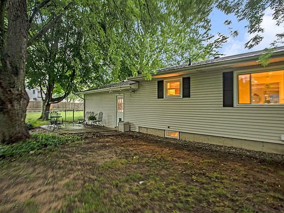 3rd image of 520 S Kalamazoo Ave