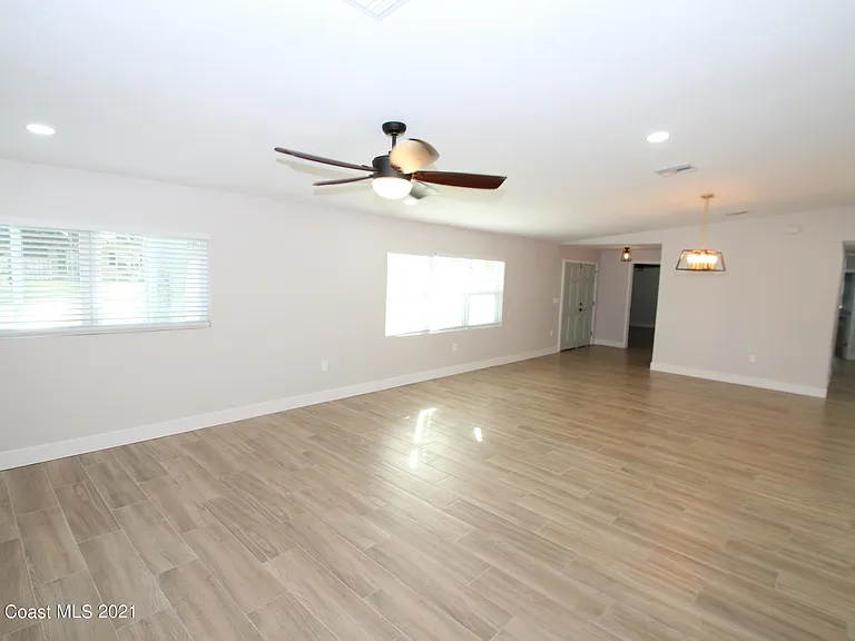 580 Pine Tree Dr — Photo 9