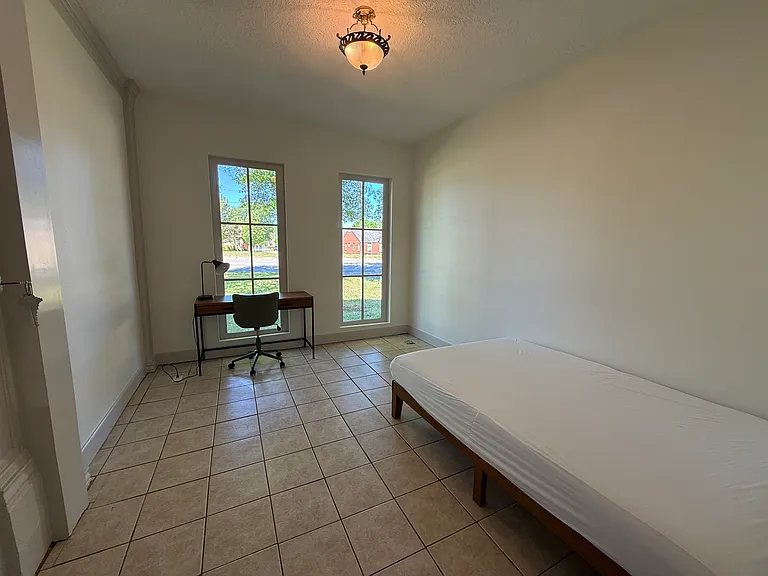 1002 S Glenwood Blvd — Photo 27