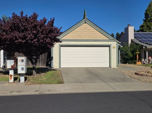 203 Catalpa Ln, Vacaville, CA 95687