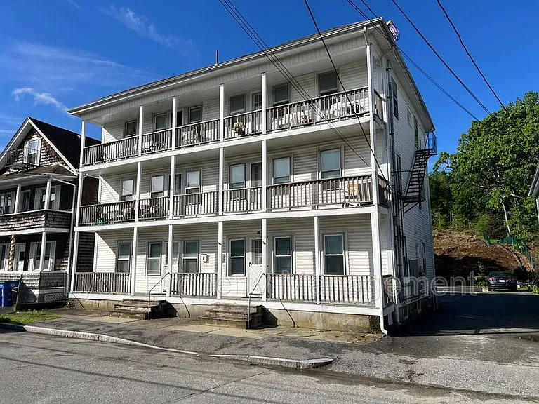 70 Bouvier Ave #1R — Photo 1