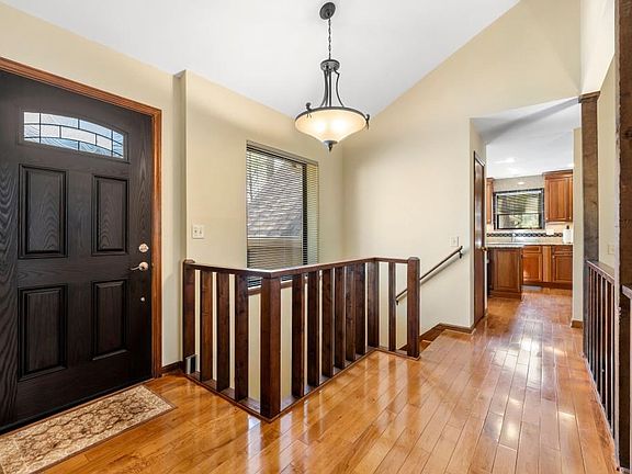 5th image of 4740 Sir Walter Ct SE
