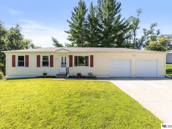 7539 Joseph Ave, La Vista, NE 68128
