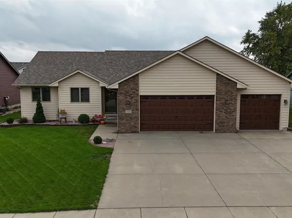 809 E Leslie Dr, Garretson, SD 57030