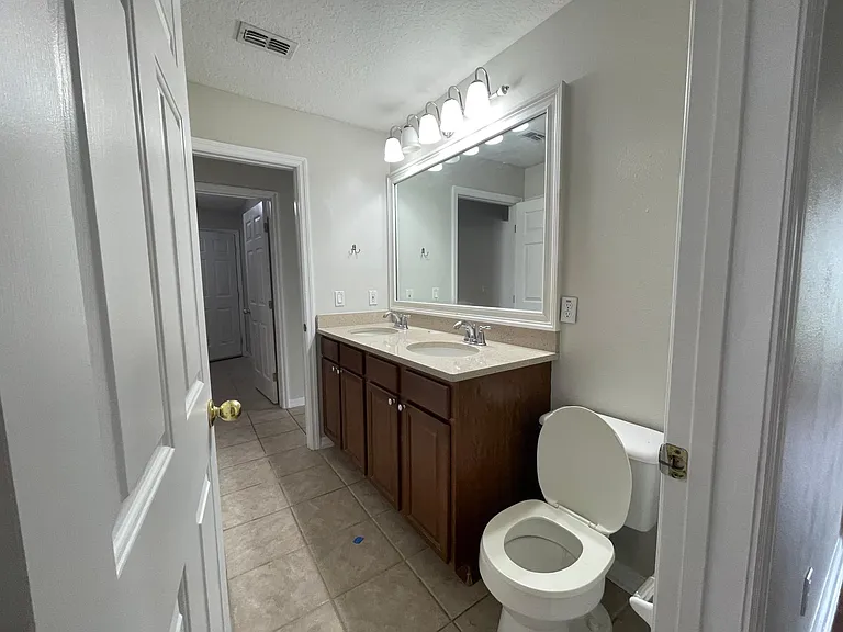 5247 Marbella Isle Dr — Photo 16