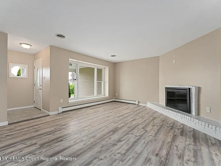 34 Bell St — Photo 5