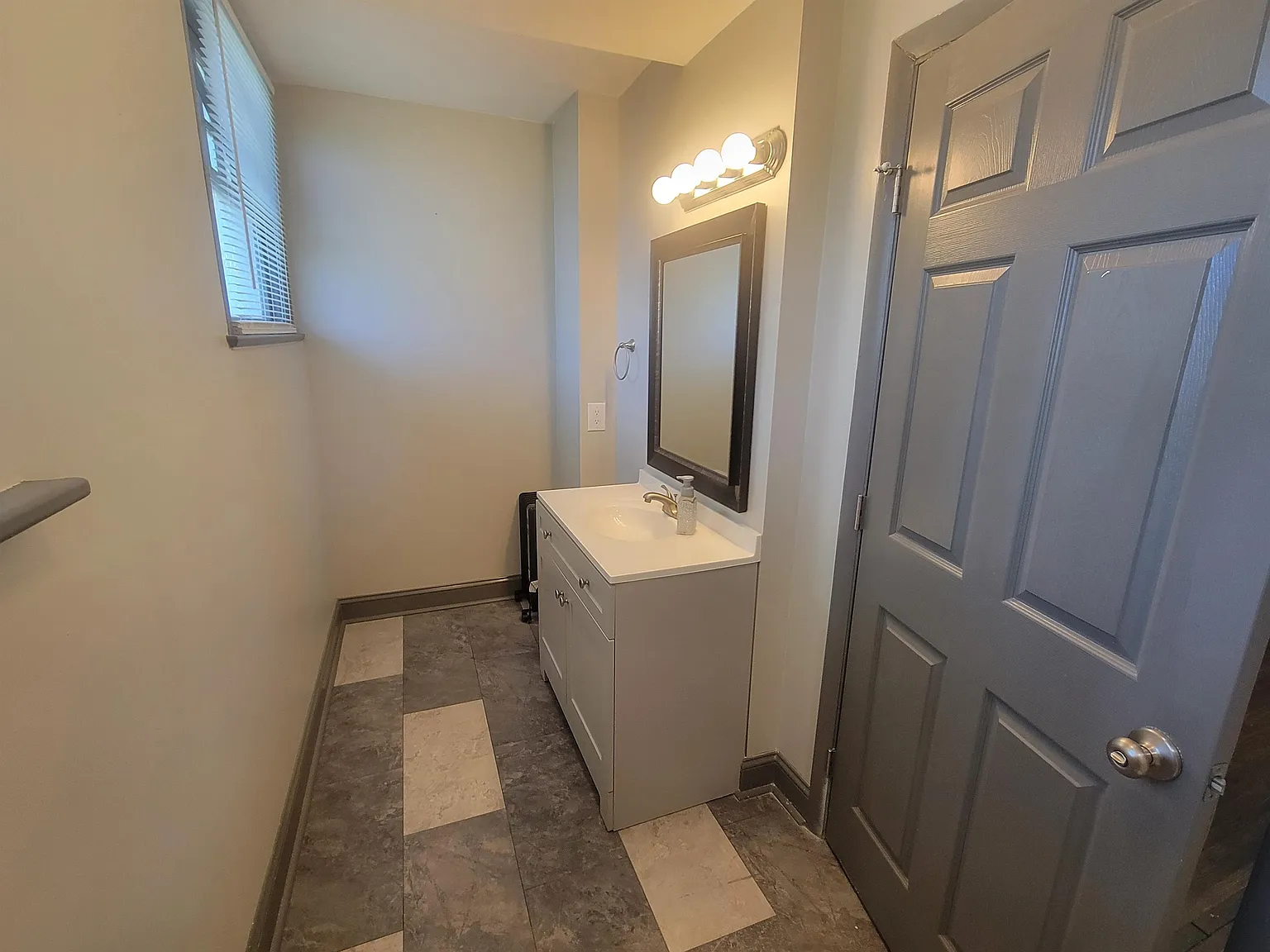 1692 Bryden Road — Photo 3