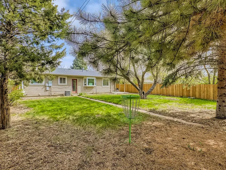 4660 E Wyoming Pl — Photo 19