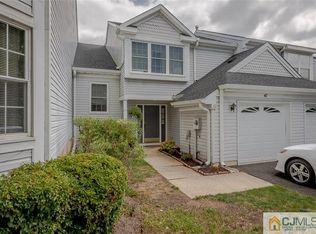 47 Vandeventer Ct, Sayreville, NJ