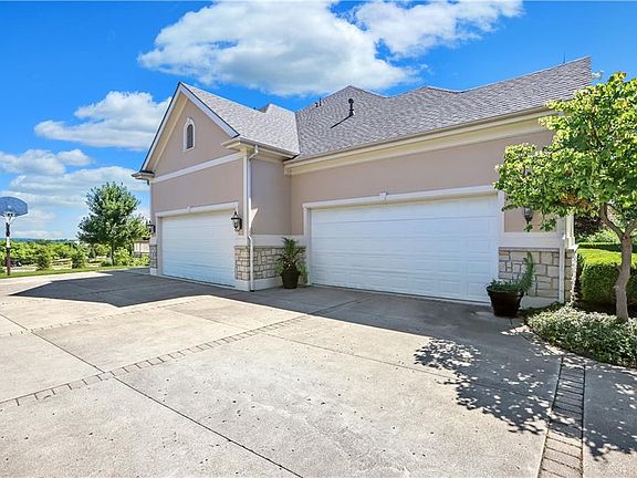 5th image of 2374 Sherwood Ct