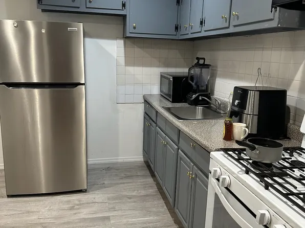 628 E 82nd St Floor 2, Brooklyn, NY 11236