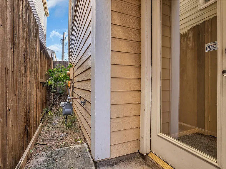 1417 W Webster St — Photo 31