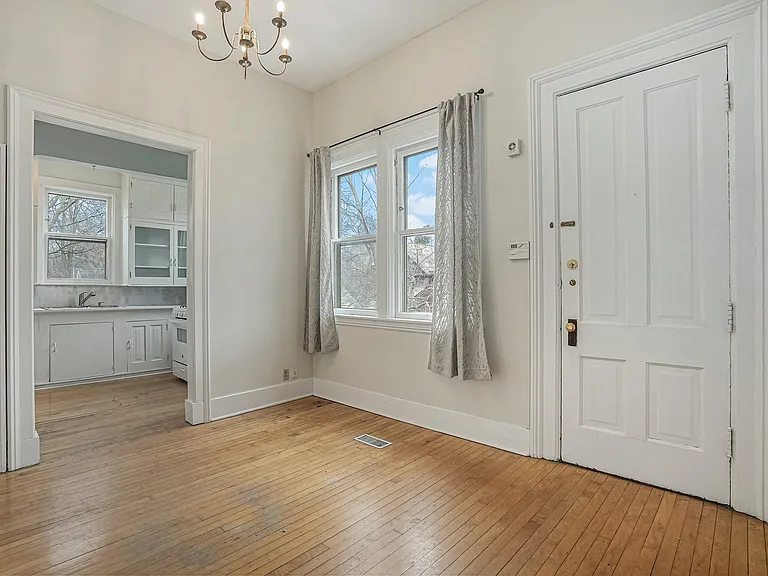 231 Paris Ave SE #4 — Photo 7