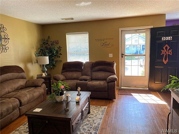 2nd image of 3016 28th St