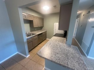 2300 W Michigan Ave APT 8, Pensacola, FL 32526