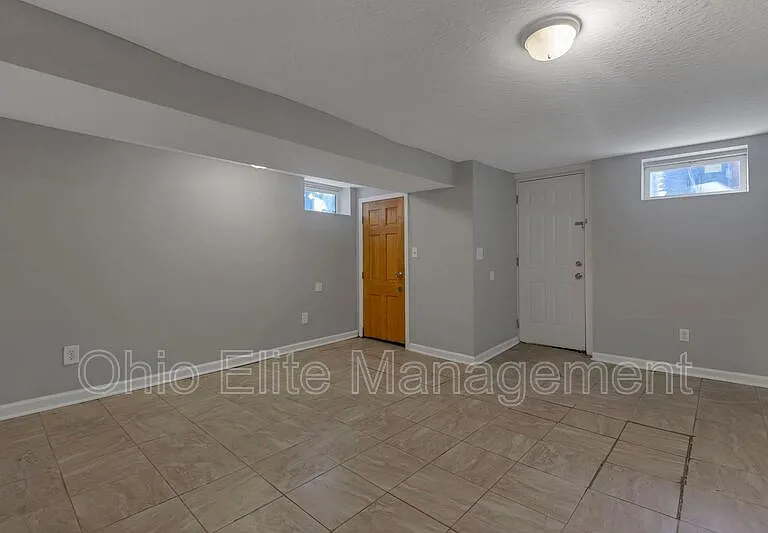 2023 Sullivant Ave — Photo 25