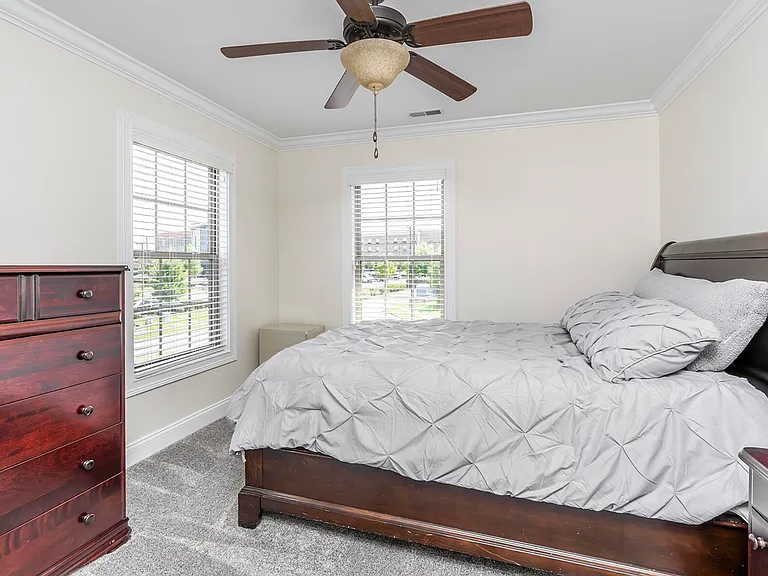 3336 Beacon St — Photo 21