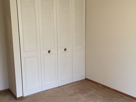 4th image of 1701 Kenwood Ave APT 105