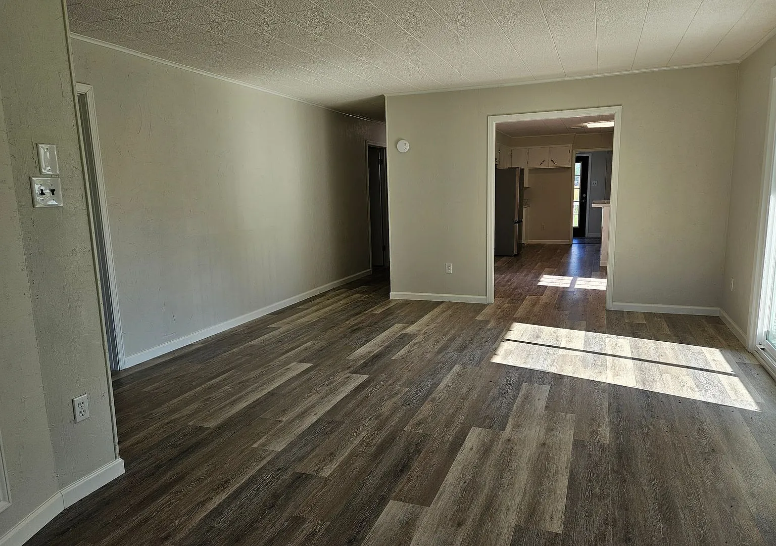 3-Bedroom, 2-Bath Home with a Kitchen Island — Photo 3
