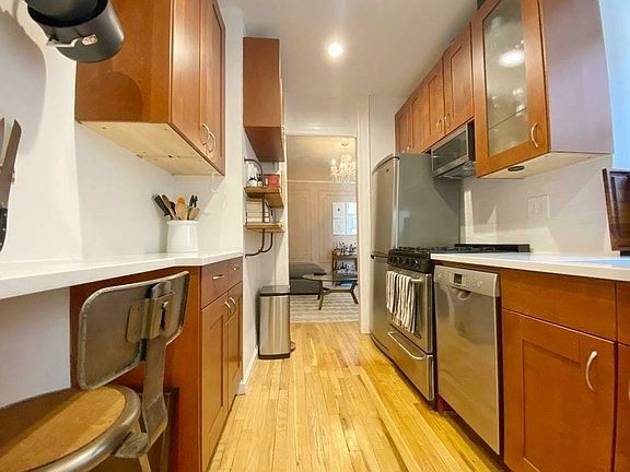 3rd image of 114 Christopher St APT 18