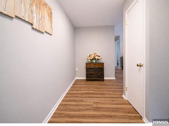 3rd image of 2111 Hilltop Rd