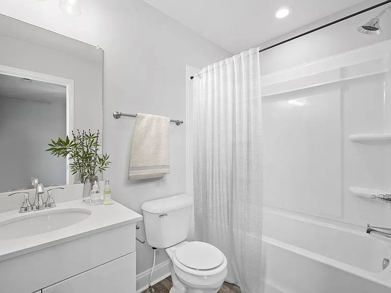360 Luxury Townhomes — Photo 39