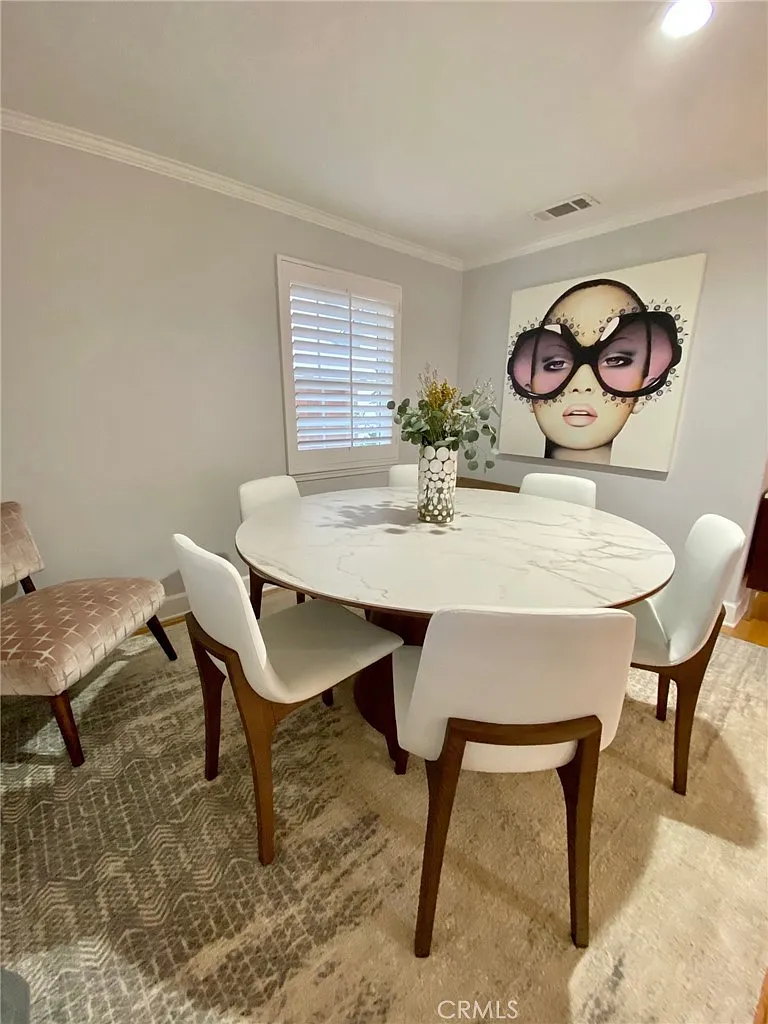 3 bed, 2100 sqft, $10,000 — Photo 2