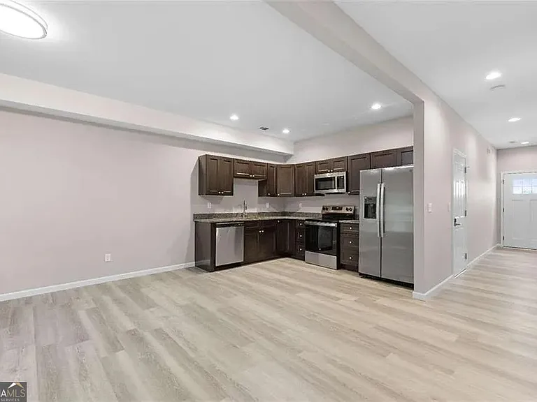 403 Breanna Way — Photo 5