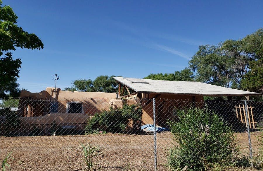 1st image of 500 Calle De Los Hijos NW