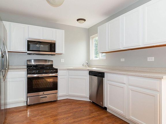 3rd image of 2376 Lotus Dr