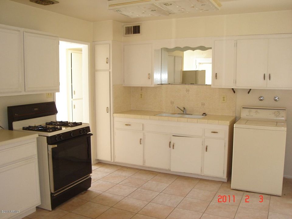 2nd image of 10640 W Connecticut Ave