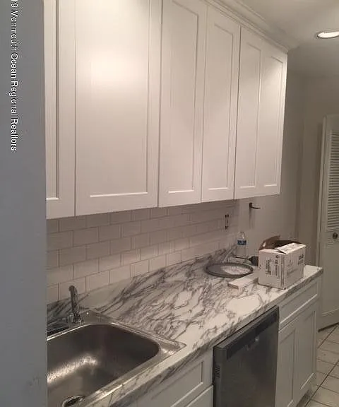 171 Amberly Dr #H — Photo 17