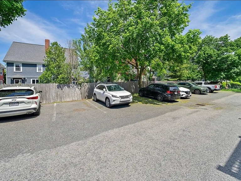 32 Adamson St #E — Photo 17