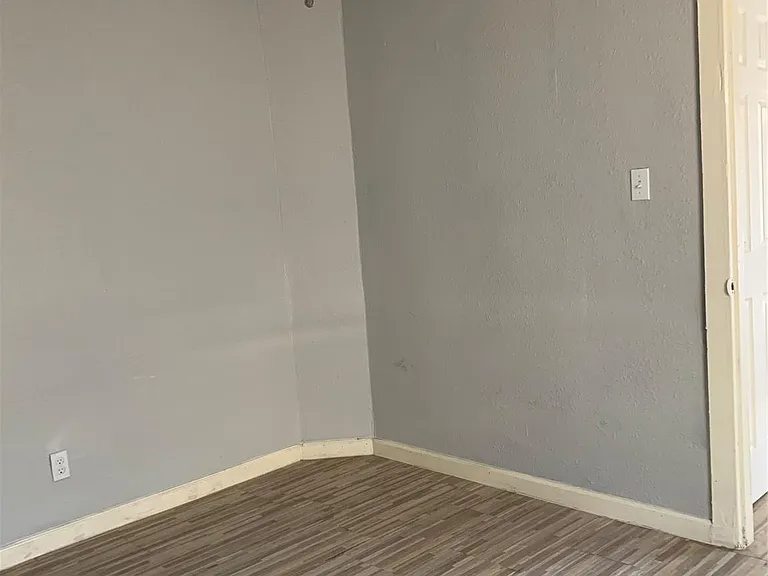 3116 Avenue L #1 — Photo 7