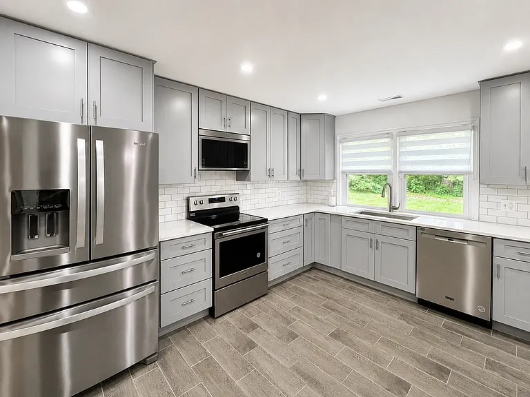 6017 Wheeler Ln — Photo 4