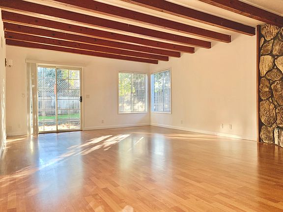 4th image of 18750 Newsom Ave