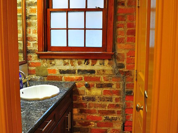 5th image of 528 Dumaine St APT 4