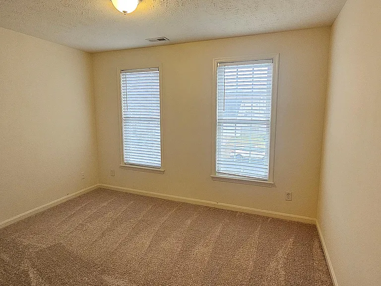 2822 Slingerland Dr — Photo 30