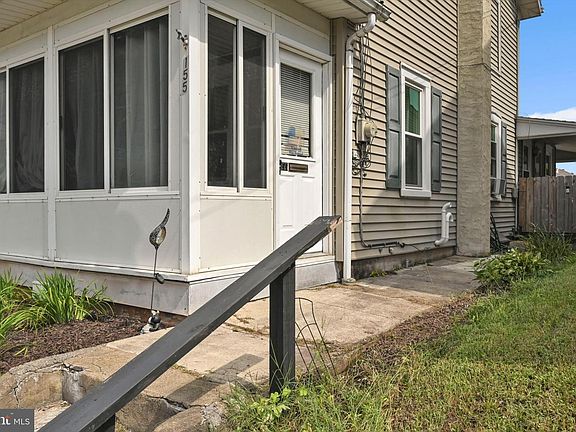 5th image of 155 Hopewell St