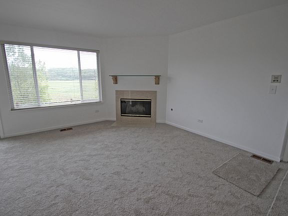 4th image of 290 Crestview Dr Unit B
