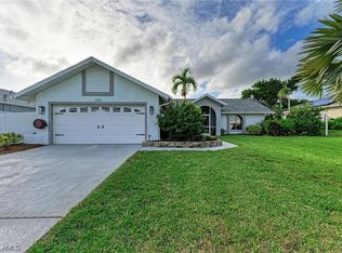 2202 SW 14th Ave, Cape Coral, FL 33991