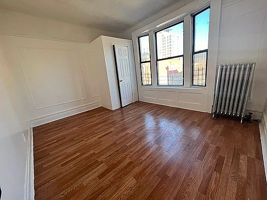 2nd image of 2067 Vyse Ave APT 8