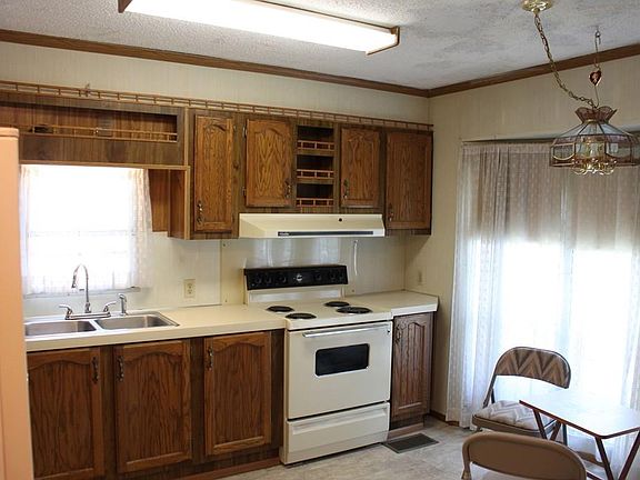 5th image of 21 Gladys Dr