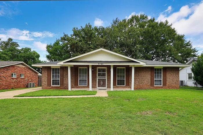5731 Roxboro Dr — Photo 1