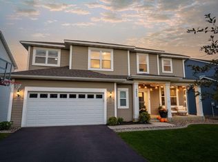 5025 Sandpebble Ln, Woodbury, MN 55129