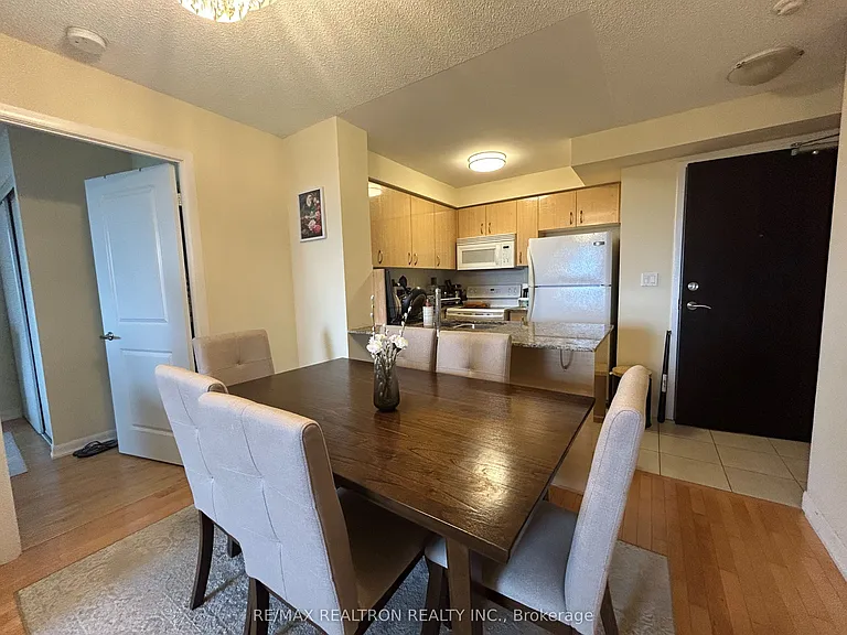 5791 Yonge St #908 — Photo 4