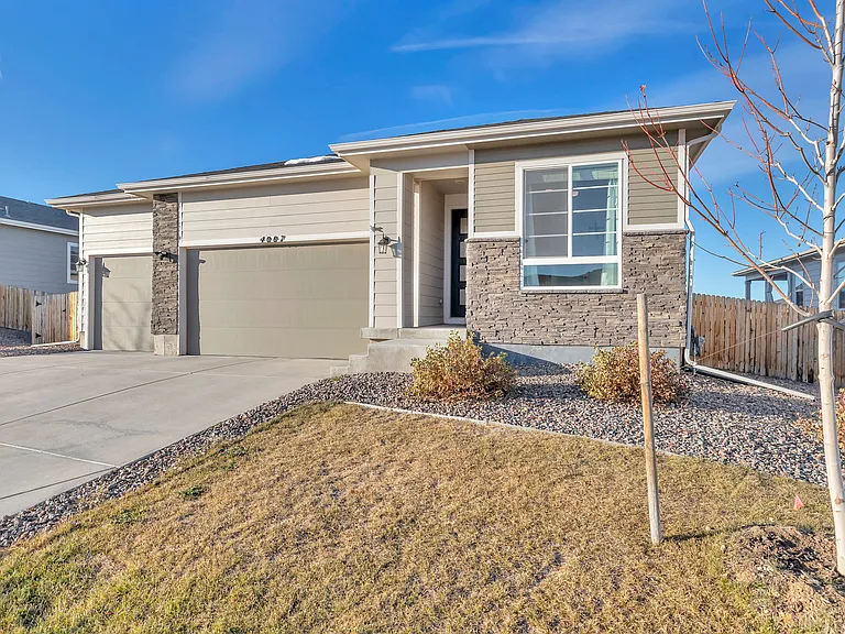 4007 Castle Vista Ln — Photo 6