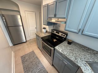 618 Notabene Dr APT 2, Alexandria, VA 22305