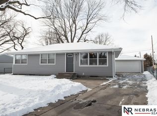 2521 Lynn Cir, Lincoln, NE 68506